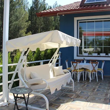 Serene Apart Surrounded By Nature In Kusadasi *